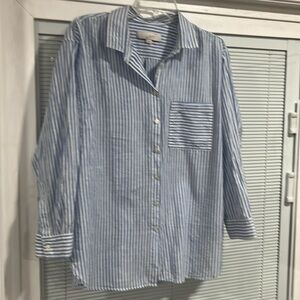Loft blue striped top, preloved gently used, size medium. 100% cotton